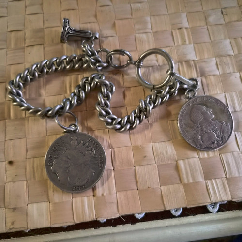 Charivari mit münzen und - charivari,